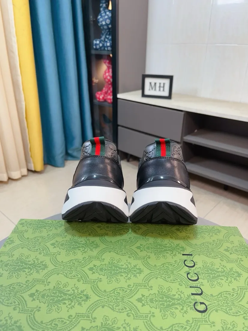 Men's shoes 💰438🌹🌹[GUCCI] Gucci's new lace-up casual men's shoes are on the market first, and the materials and workmanship are superior to all versions on the market. The highest quality shipped first-layer cowhide with imported original perforated materials➕Genuine leather lining, privately molded soft outsole, high foot comfort, imported special materials highlight the brand's unique charm, high-end customization 38-44